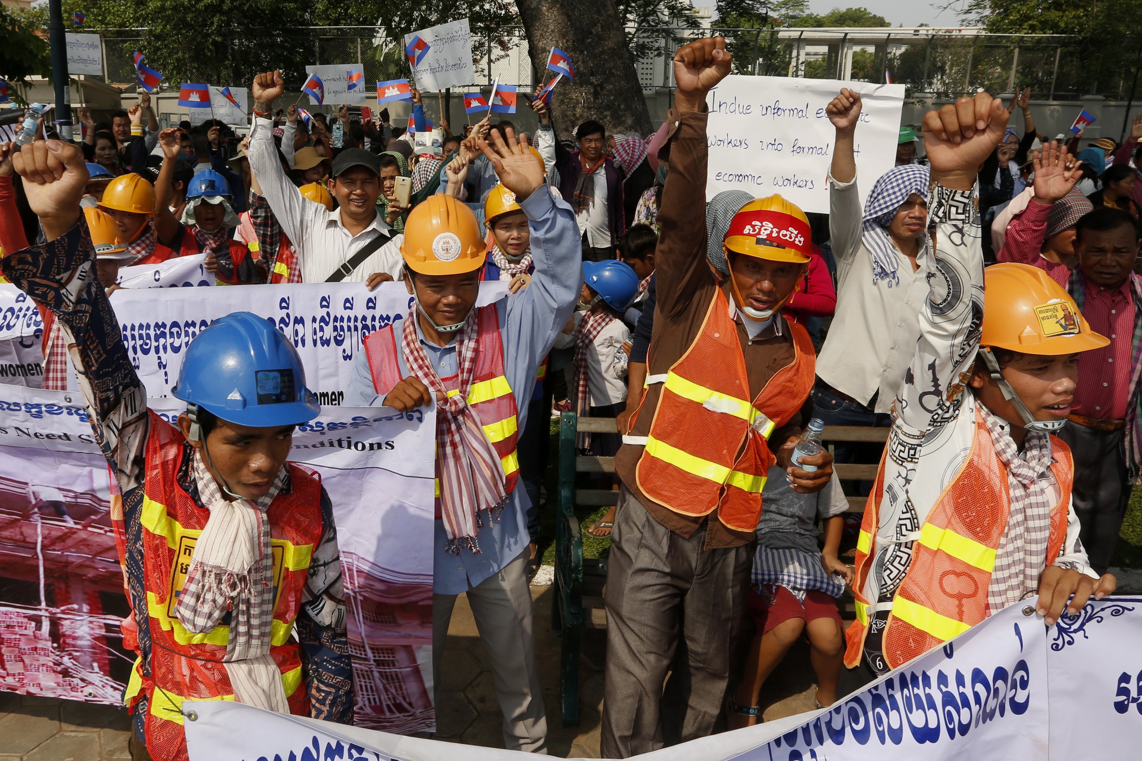 Συγκεντρώσεις σε όλον τον κόσμο για την εργατική Πρωτομαγιά (φωτογραφίες)-25