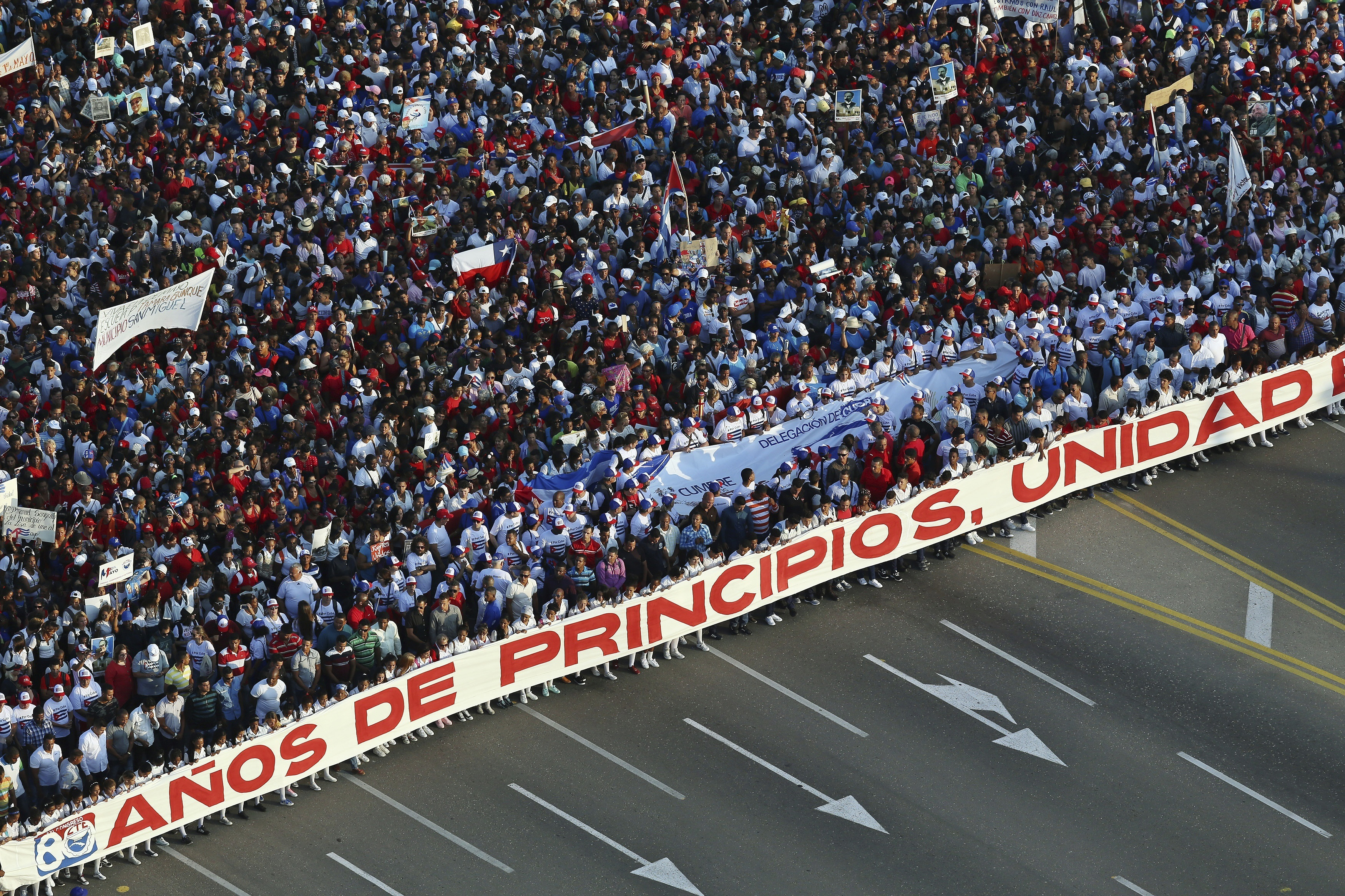 Κούβα: Ο Ραούλ Κάστρο στο πλευρό του Μιγκέλ Ντίας-Κανέλ στις εκδηλώσεις για την Πρωτομαγιά-2