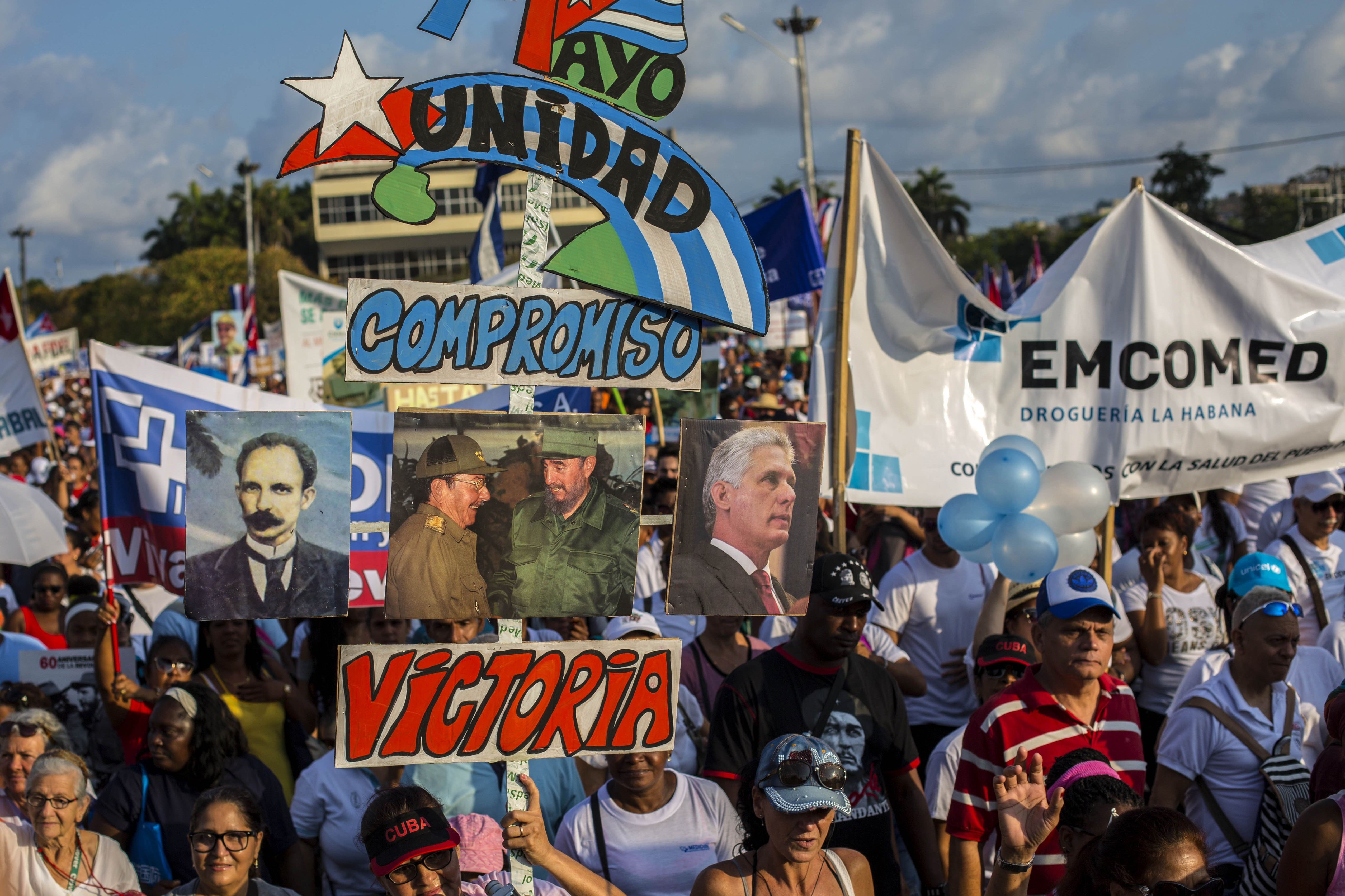 Κούβα: Ο Ραούλ Κάστρο στο πλευρό του Μιγκέλ Ντίας-Κανέλ στις εκδηλώσεις για την Πρωτομαγιά-4