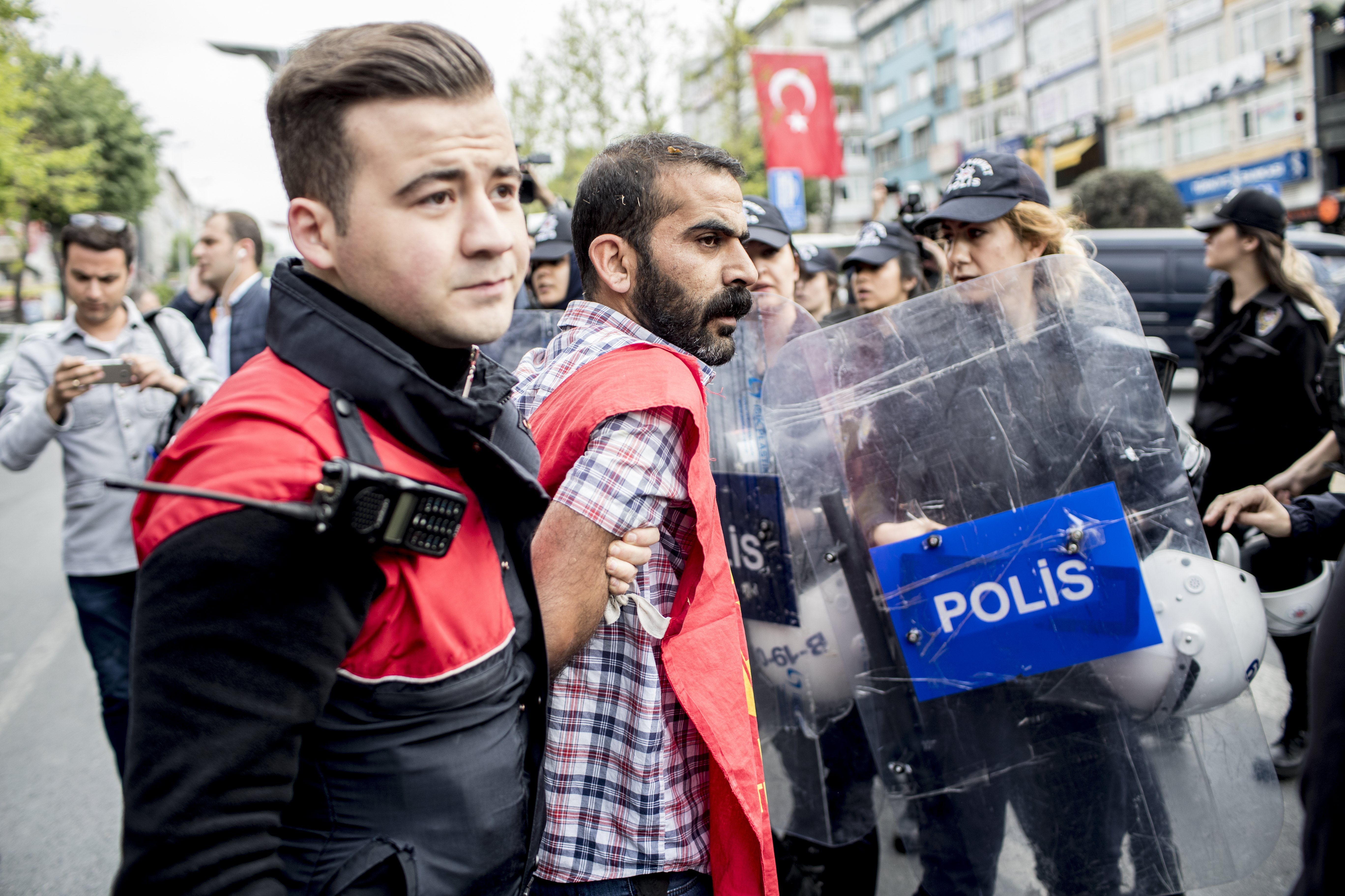 Συγκεντρώσεις σε όλον τον κόσμο για την εργατική Πρωτομαγιά (φωτογραφίες)-4