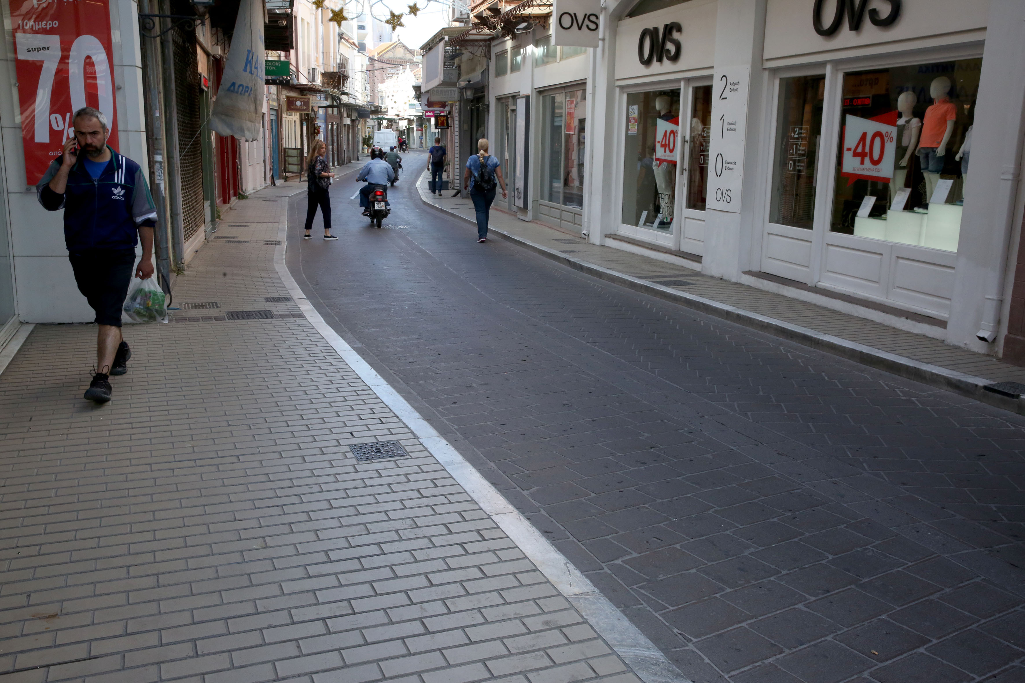 Υπό αστυνομικό κλοιό στη Λέσβο ο Αλ. Τσίπρας – Καθολική η συμμετοχή στην απεργία (φωτογραφίες)-9