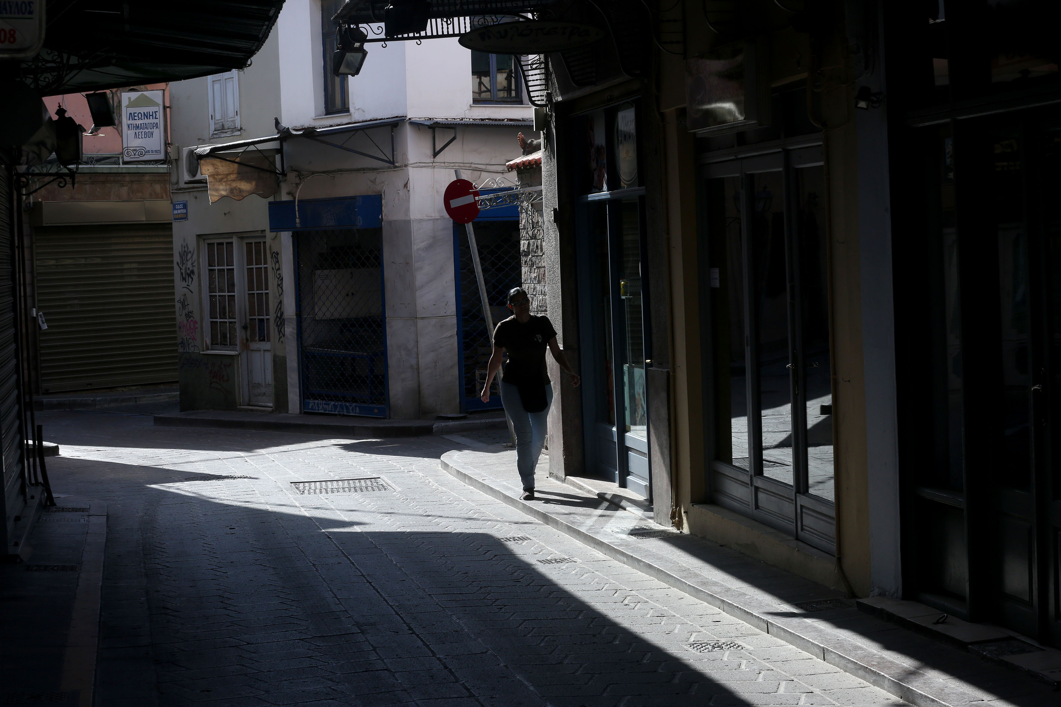 Υπό αστυνομικό κλοιό στη Λέσβο ο Αλ. Τσίπρας – Καθολική η συμμετοχή στην απεργία (φωτογραφίες)-7