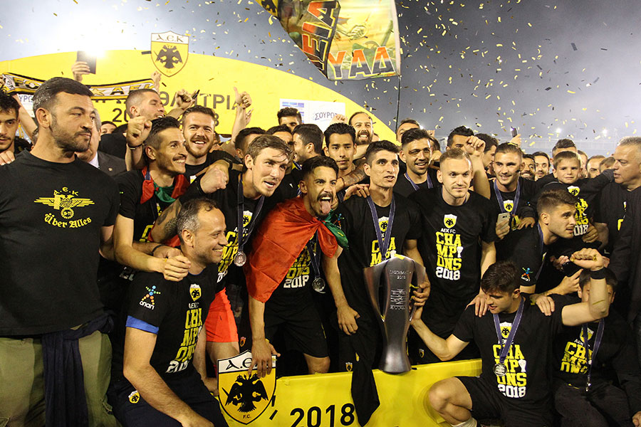 Πανηγυρική στέψη για την ΑΕΚ (φωτογραφίες)-1
