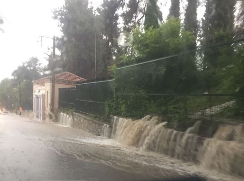 Σοβαρά προβλήματα από την ισχυρή καταιγίδα στη Θεσσαλονίκη (φωτο-βίντεο)-1
