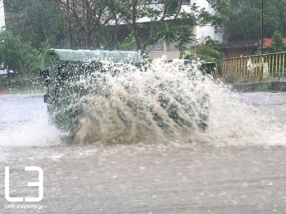 Σοβαρά προβλήματα από την ισχυρή καταιγίδα στη Θεσσαλονίκη (φωτο-βίντεο)-3