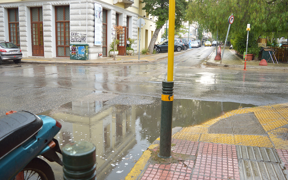 Στην Αθήνα «εκτελούνται» δρόμοι, όχι έργα-4