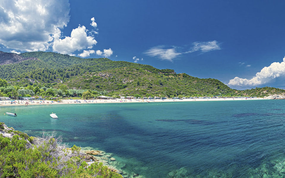 Γαλάζιες σημαίες: Οι πιο καθαρές παραλίες για το 2018-12