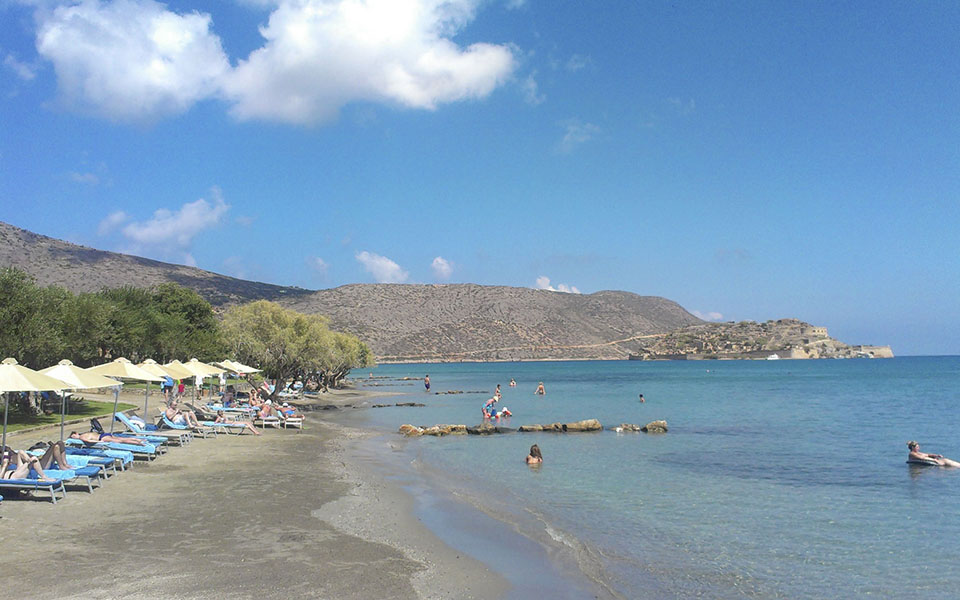 Γαλάζιες σημαίες: Οι πιο καθαρές παραλίες για το 2018-13