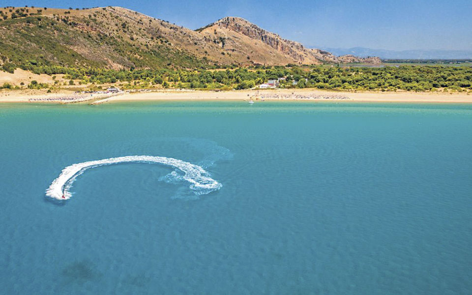 Γαλάζιες σημαίες: Οι πιο καθαρές παραλίες για το 2018-16