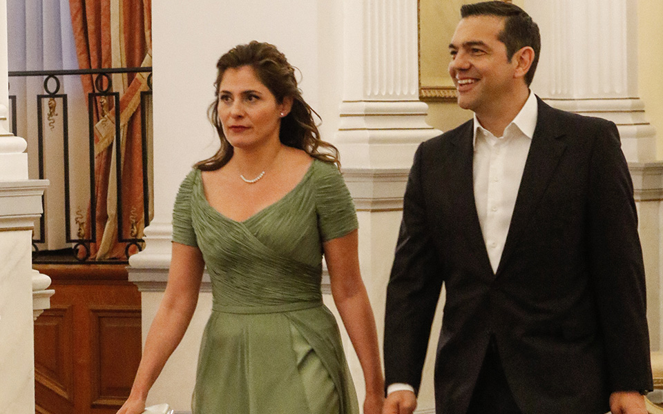 Κάρολος: «Είμαστε όλοι Ελληνες» – Καρέ καρέ το δείπνο στο Προεδρικό Μέγαρο (φωτο-βίντεο)-22