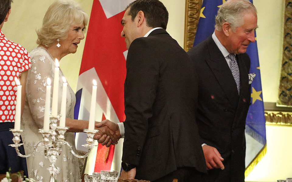 Κάρολος: «Είμαστε όλοι Ελληνες» – Καρέ καρέ το δείπνο στο Προεδρικό Μέγαρο (φωτο-βίντεο)-9