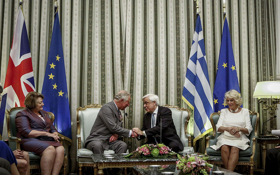 Στην Ελλάδα Κάρολος – Καμίλα: «Εχω μόνο θερμά λόγια για τη σχέση των δύο χωρών» (φωτό-βίντεο)-18