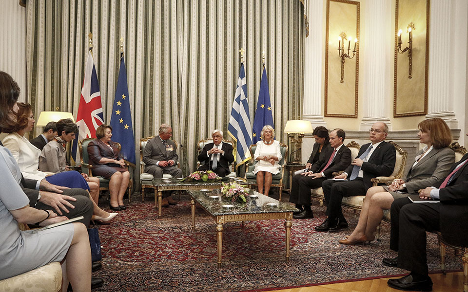 Στην Ελλάδα Κάρολος – Καμίλα: «Εχω μόνο θερμά λόγια για τη σχέση των δύο χωρών» (φωτό-βίντεο)-24