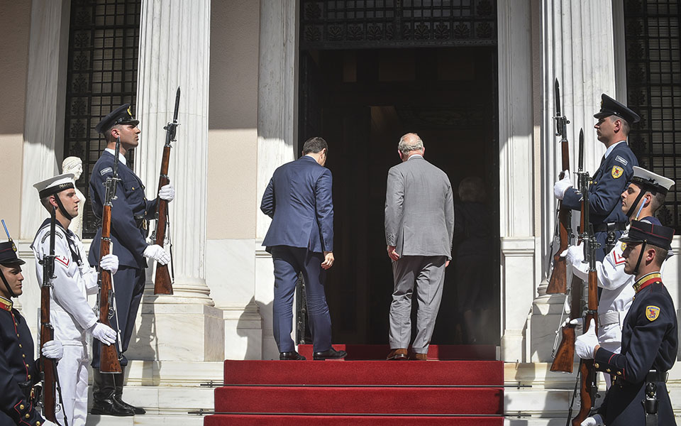 Στην Ελλάδα Κάρολος – Καμίλα: «Εχω μόνο θερμά λόγια για τη σχέση των δύο χωρών» (φωτό-βίντεο)-40