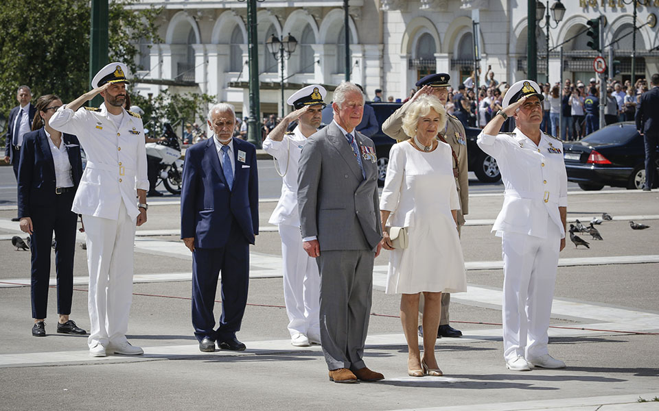 Στην Ελλάδα Κάρολος – Καμίλα: «Εχω μόνο θερμά λόγια για τη σχέση των δύο χωρών» (φωτό-βίντεο)-13