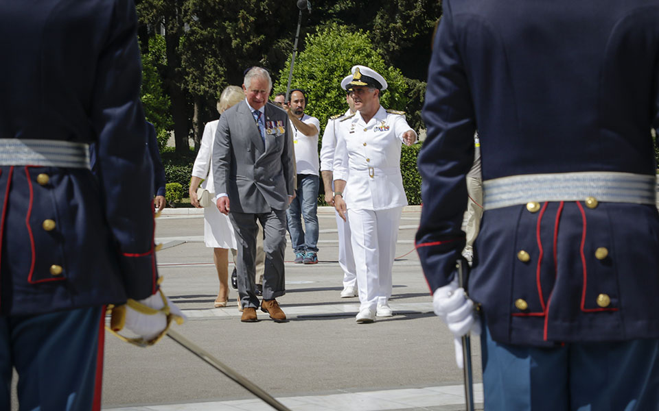 Στην Ελλάδα Κάρολος – Καμίλα: «Εχω μόνο θερμά λόγια για τη σχέση των δύο χωρών» (φωτό-βίντεο)-15