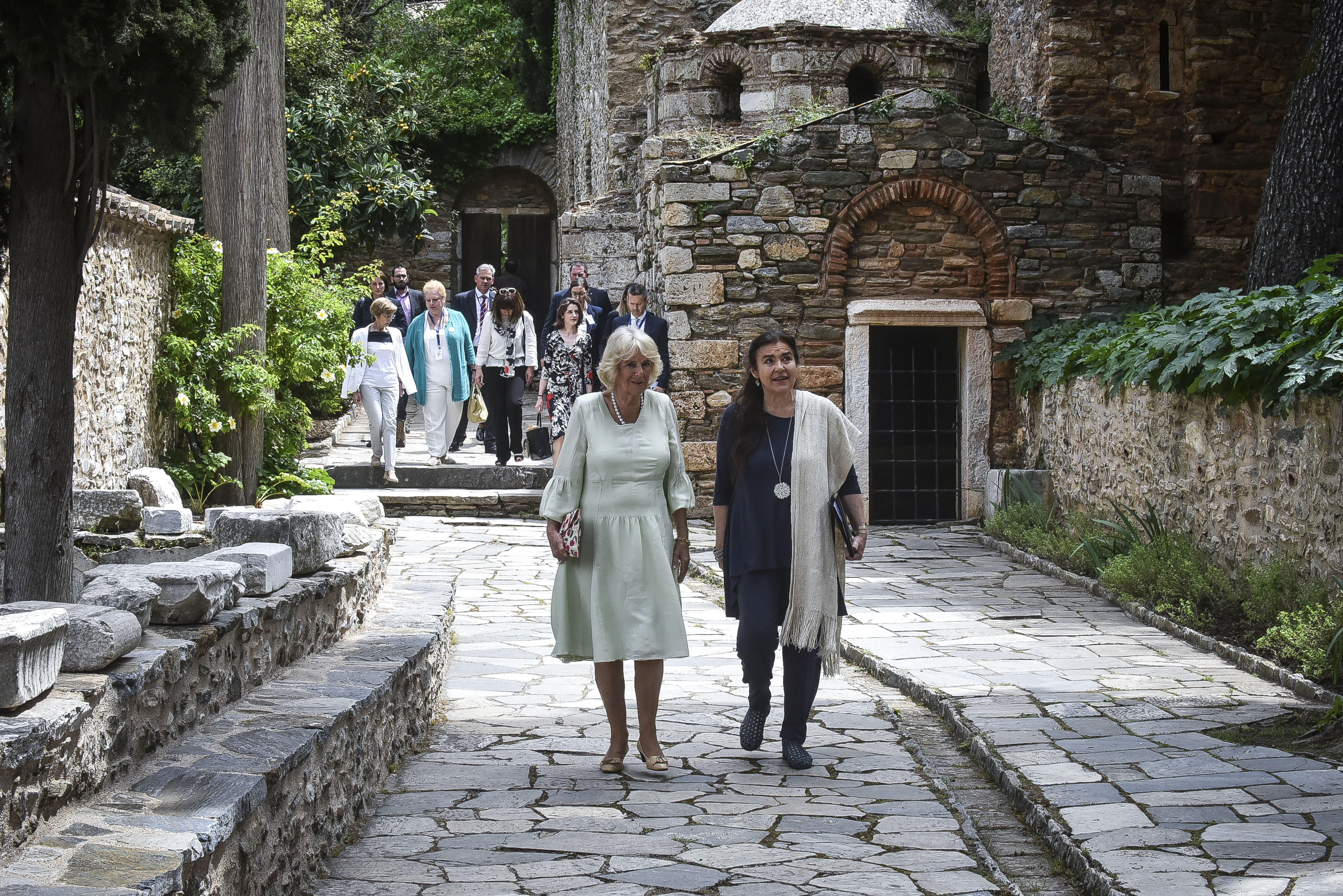 Στον Πειραιά ο Κάρολος: Πτήση στη μνήμη του Γ. Μπαλταδώρου από τα «Red Arrows» (φωτογραφίες – βίντεο)-24