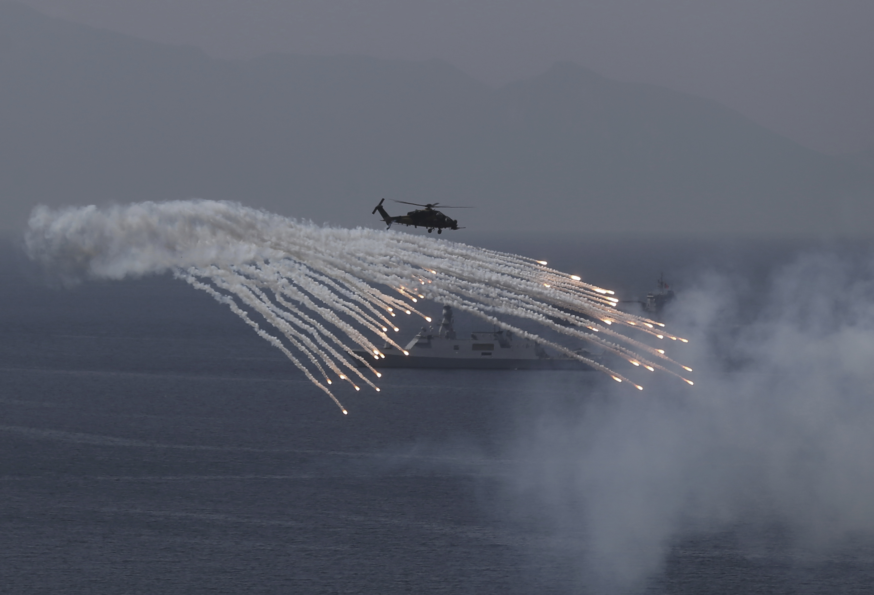 Μεγάλη τουρκική στρατιωτική άσκηση στη Σμύρνη (φωτογραφίες)-2