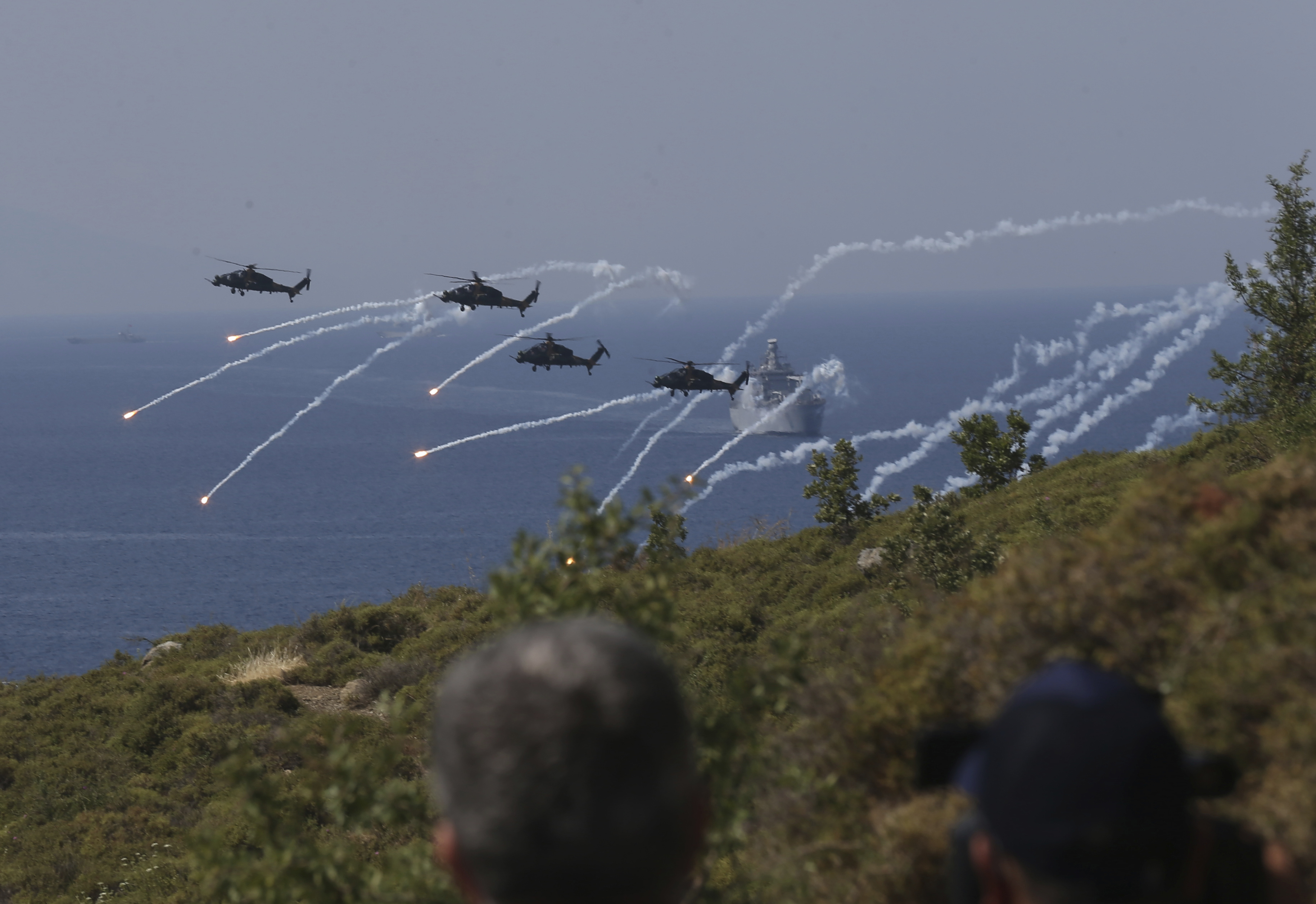 Μεγάλη τουρκική στρατιωτική άσκηση στη Σμύρνη (φωτογραφίες)-10