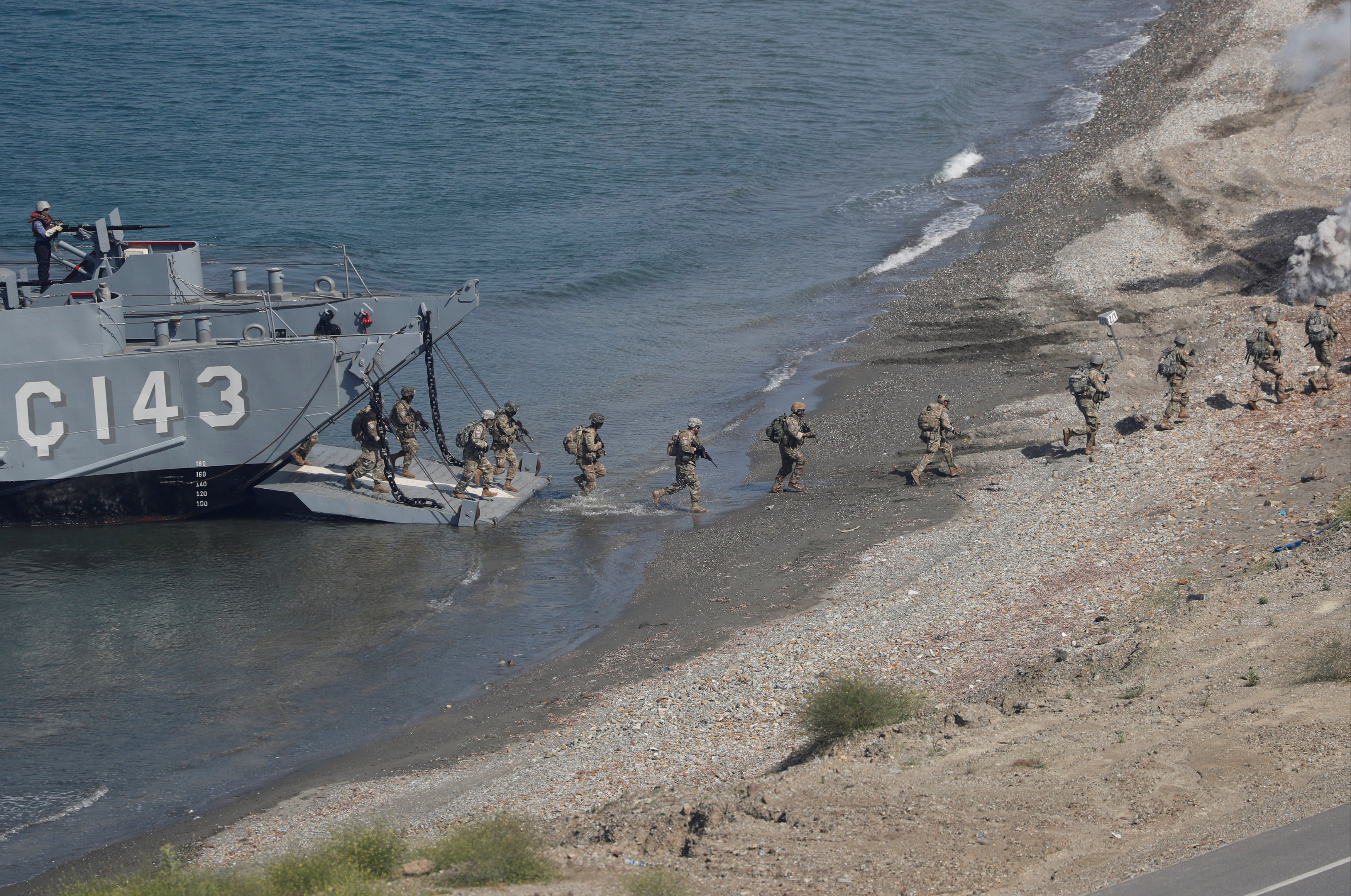 Μεγάλη τουρκική στρατιωτική άσκηση στη Σμύρνη (φωτογραφίες)-4
