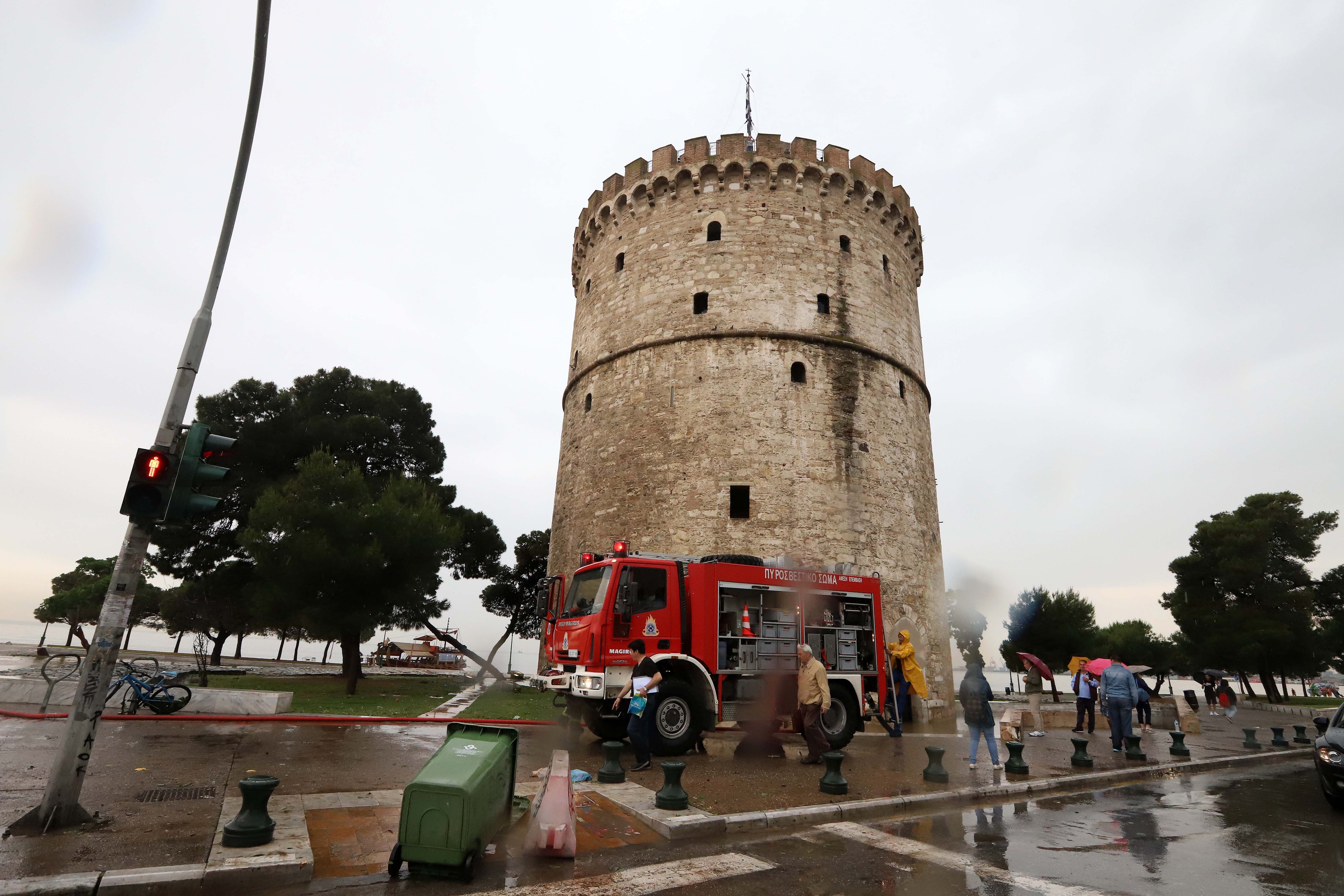 Αποκαθίστανται σταδιακά η ηλεκτροδότηση και η υδροδότηση στη Θεσσαλονίκη-2