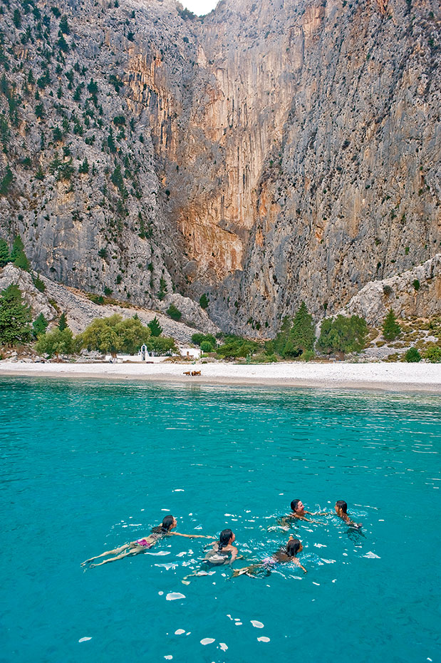 Σύμη: «Το σκηνικό του δικού μου καλοκαιριού»-2