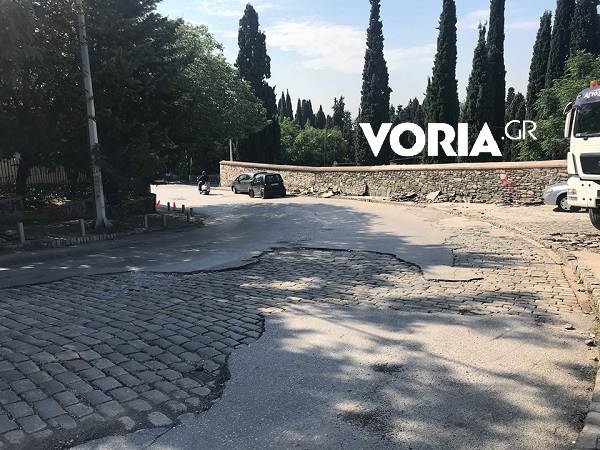 H νεροποντή της Θεσσαλονίκης αποκάλυψε λιθόστρωτα της παλιάς πόλης (ΦΩΤΟ)-1