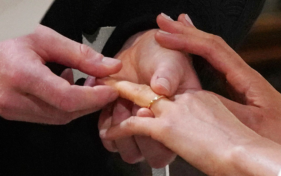 Με λαμπρότητα, βρετανική παράδοση αλλά και καινοτομίες ο βασιλικός γάμος-16