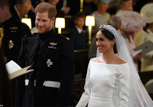 Ο συμβολισμός πίσω από το Givenchy νυφικό της Meghan Markle!-4