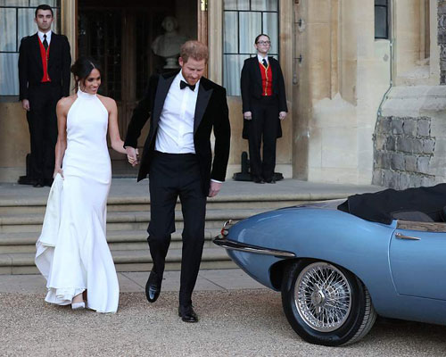 Meghan Markle: H Δούκισσα του Sussex μας δείχνει το δαχτυλίδι της Diana-1