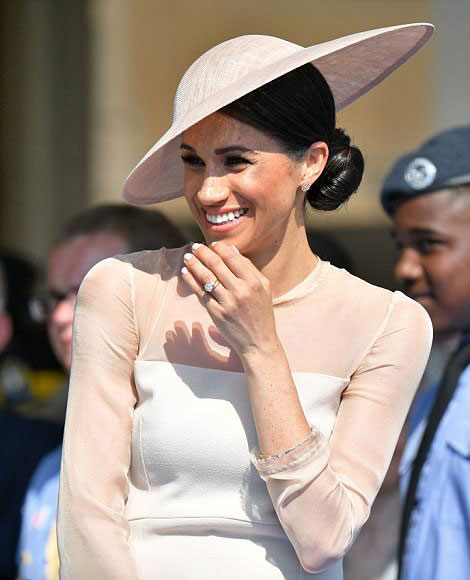 Η Meghan Markle πέρασε τις εξετάσεις στην πρώτη της εμφάνιση ως Δούκισσα;-5