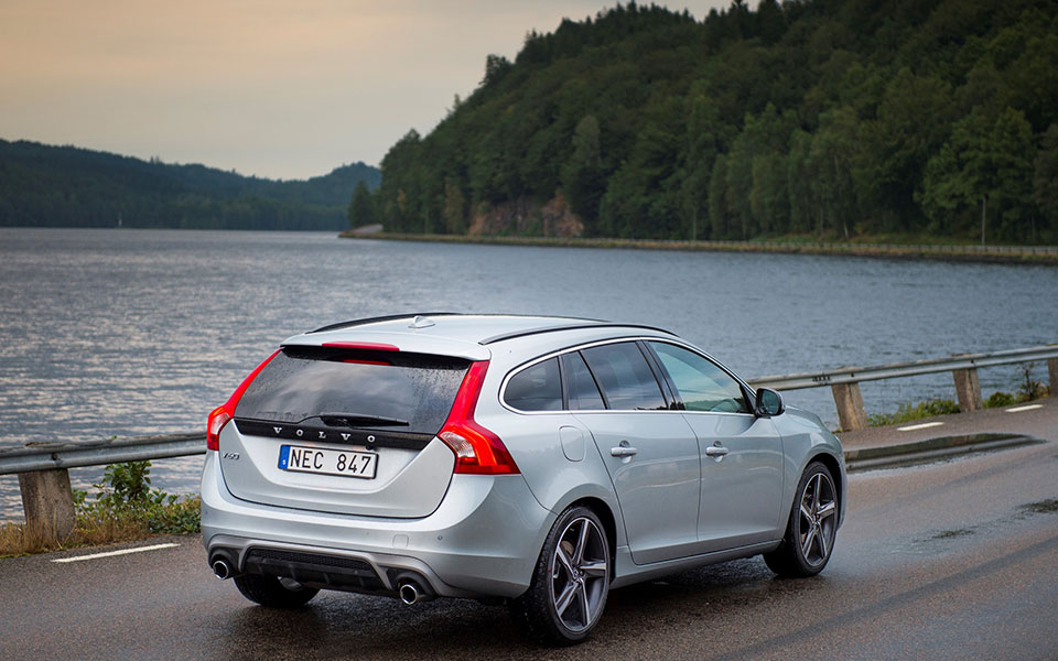 Πιο ελκυστικά από ποτέ τα Volvo S60 και V60-1