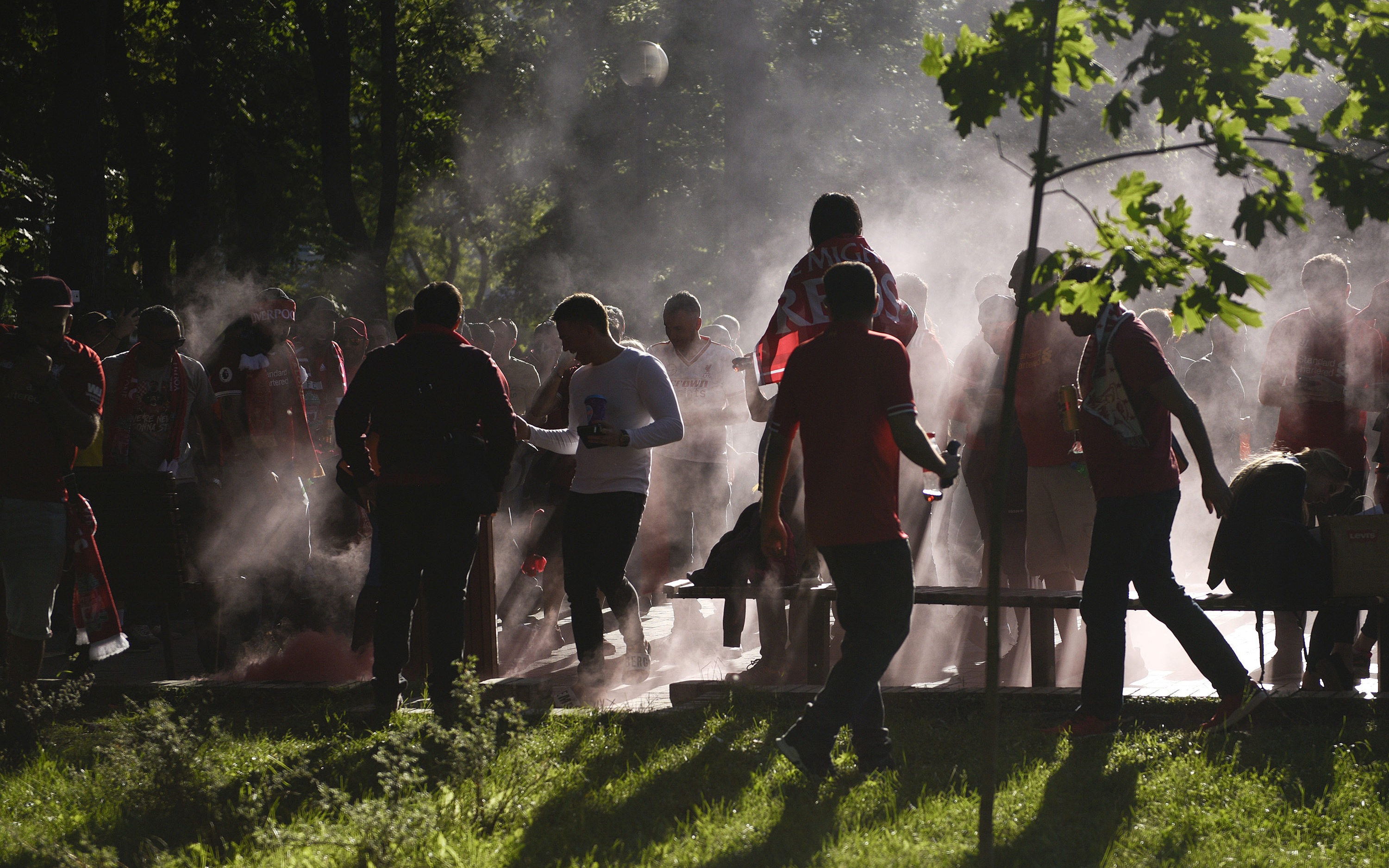 Champions League: Οπαδοί της Ρεάλ και της Λίβερπουλ κατέκλυσαν τους δρόμους του Κιέβου-8