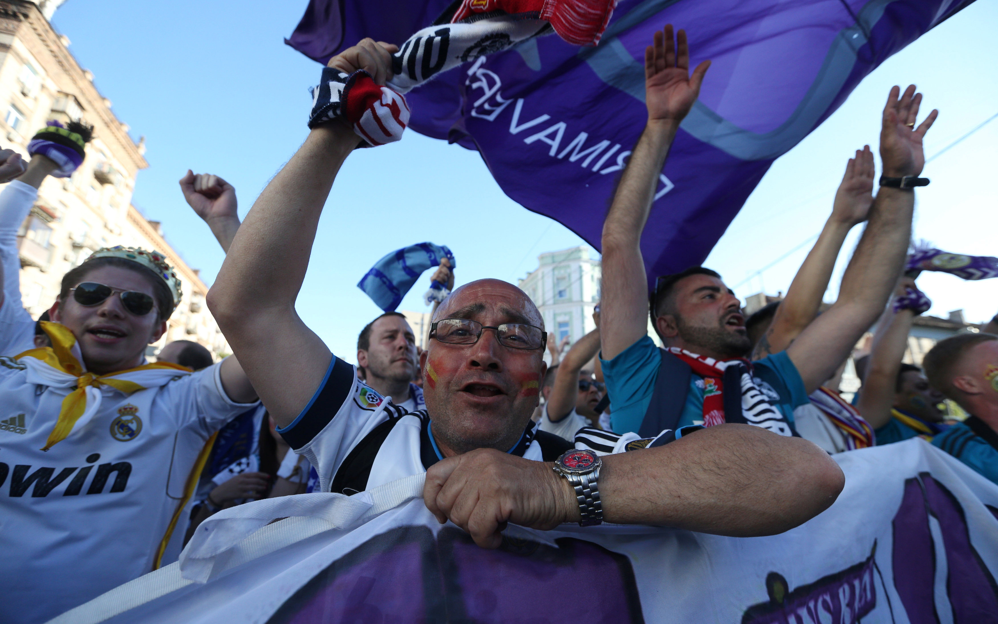 Champions League: Οπαδοί της Ρεάλ και της Λίβερπουλ κατέκλυσαν τους δρόμους του Κιέβου-12