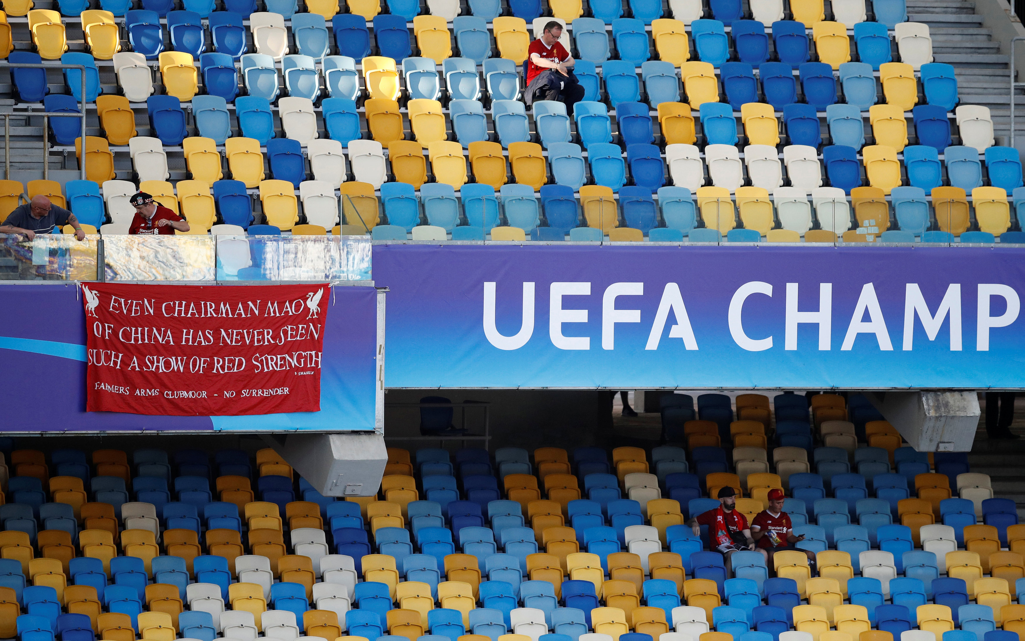 Champions League: Οπαδοί της Ρεάλ και της Λίβερπουλ κατέκλυσαν τους δρόμους του Κιέβου-13