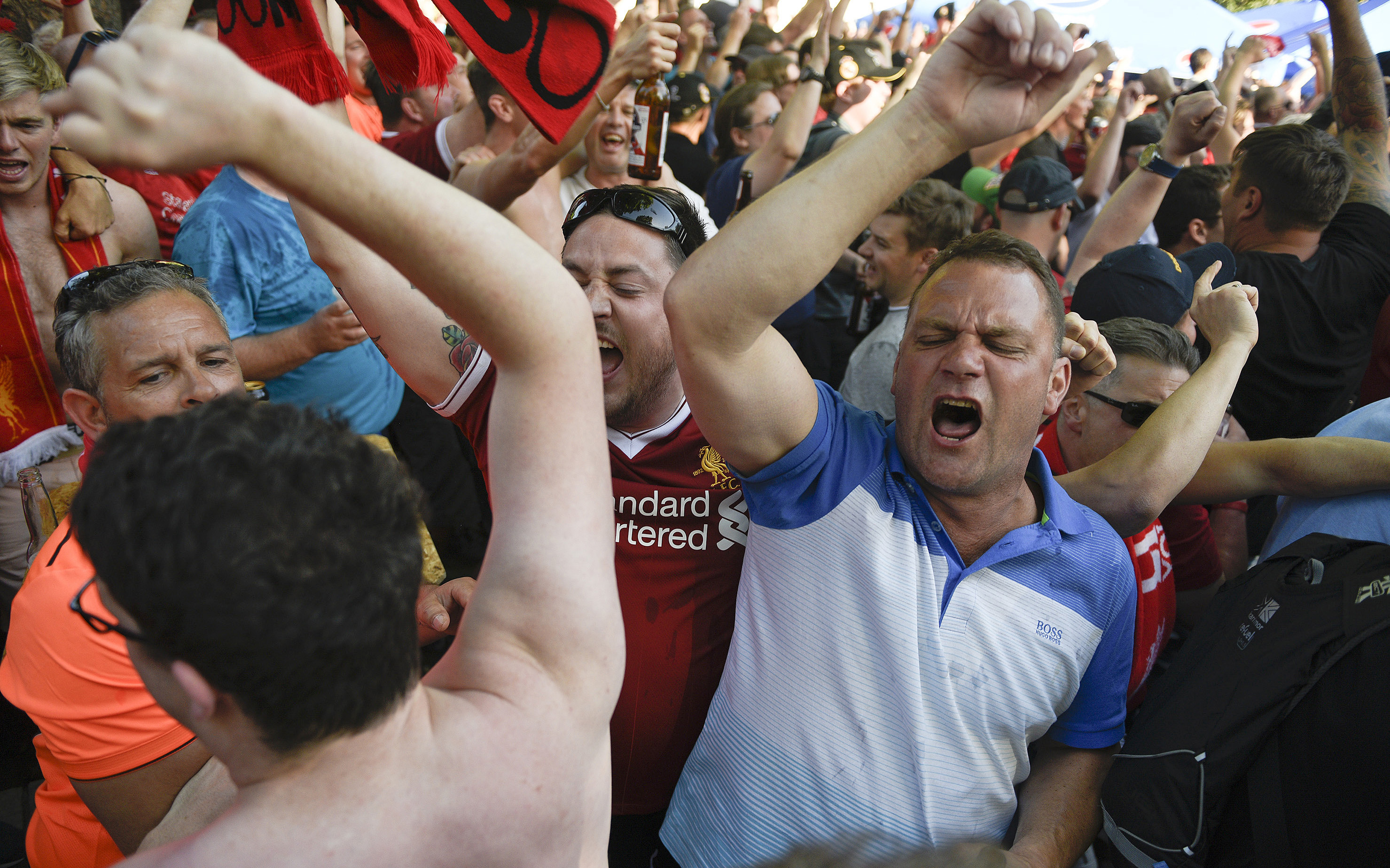 Champions League: Οπαδοί της Ρεάλ και της Λίβερπουλ κατέκλυσαν τους δρόμους του Κιέβου-18