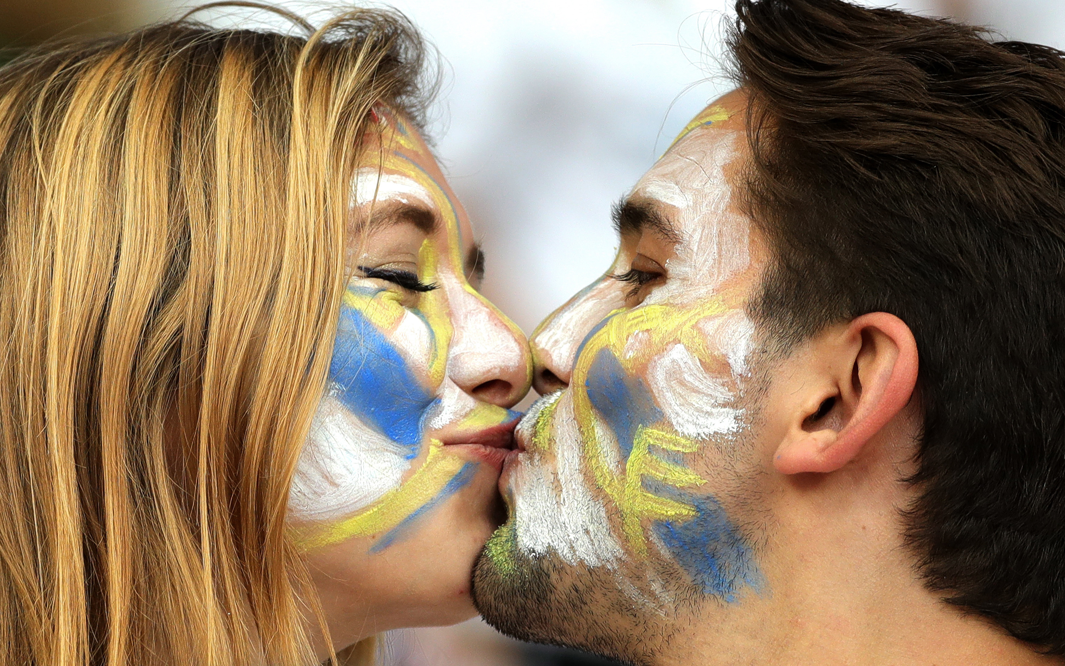 Champions League: Οπαδοί της Ρεάλ και της Λίβερπουλ κατέκλυσαν τους δρόμους του Κιέβου-3