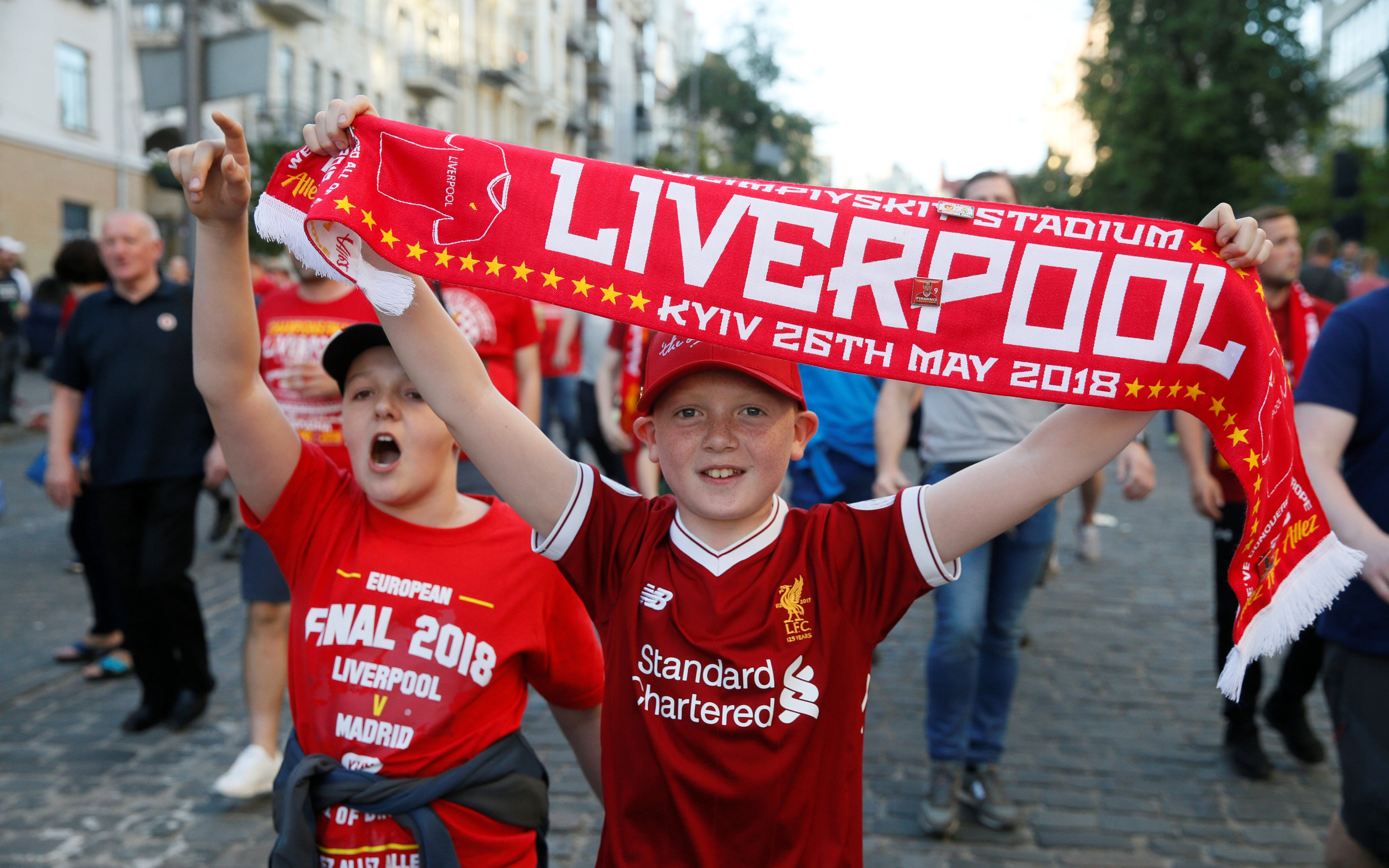 Champions League: Οπαδοί της Ρεάλ και της Λίβερπουλ κατέκλυσαν τους δρόμους του Κιέβου-6