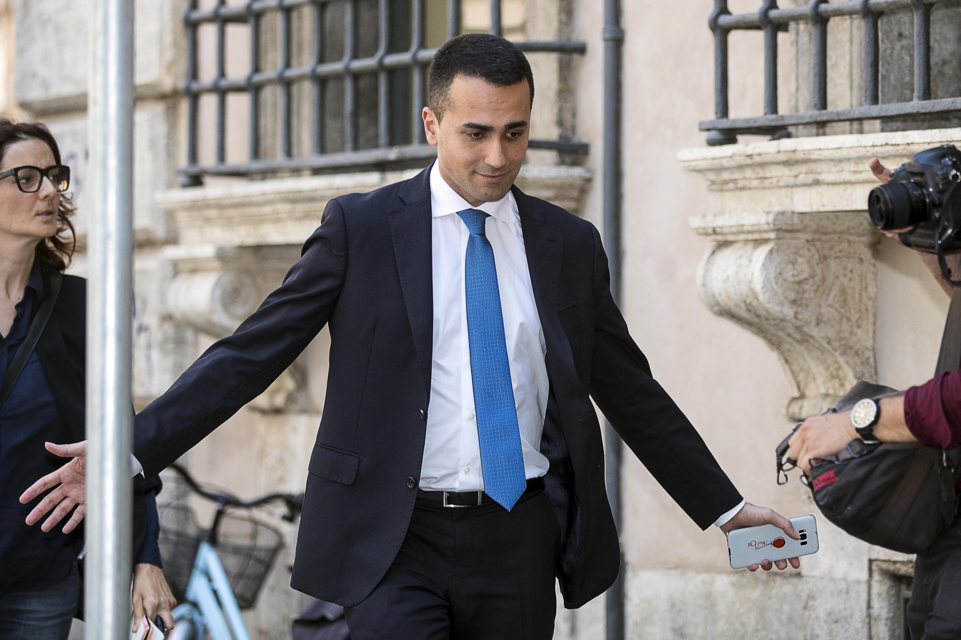 Σε πολιτική κρίση βυθίζεται η Ιταλία μετά το βέτο Ματαρέλα-4