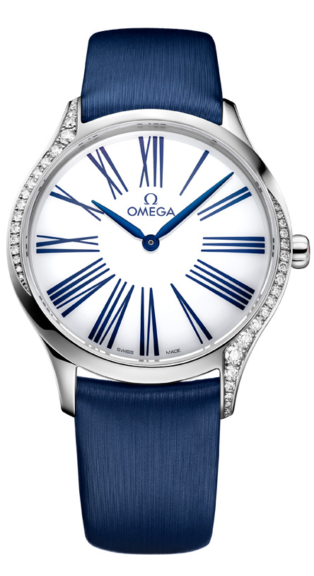 H Kaia Gerber φοράει OMEGA De Ville Trésor-7