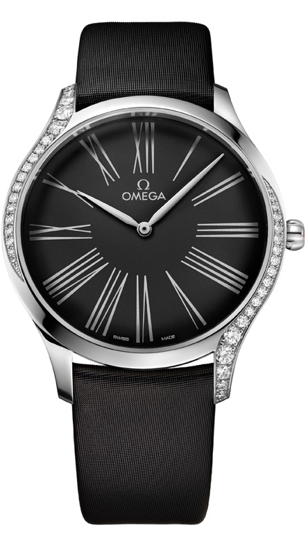 H Kaia Gerber φοράει OMEGA De Ville Trésor-8