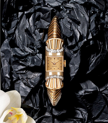 H Kaia Gerber φοράει OMEGA De Ville Trésor-2