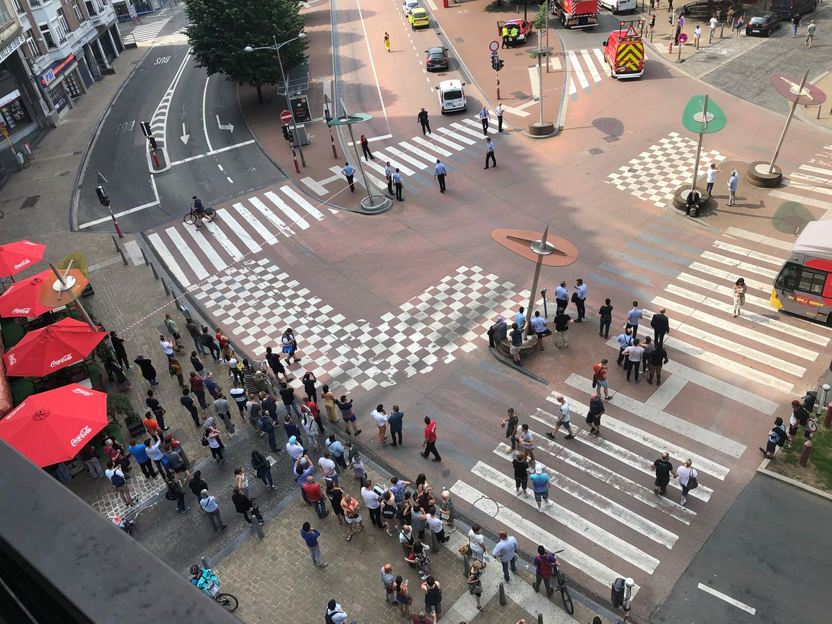 Λιέγη: «ως τρομοκρατικό» ερευνούν το περιστατικό οι αρχές – Aφόπλισε τους αστυνομικούς ο δράστης-2