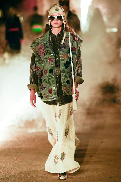 To cruise show του Gucci στην αρχαία νεκρόπολη της Αρλ-8