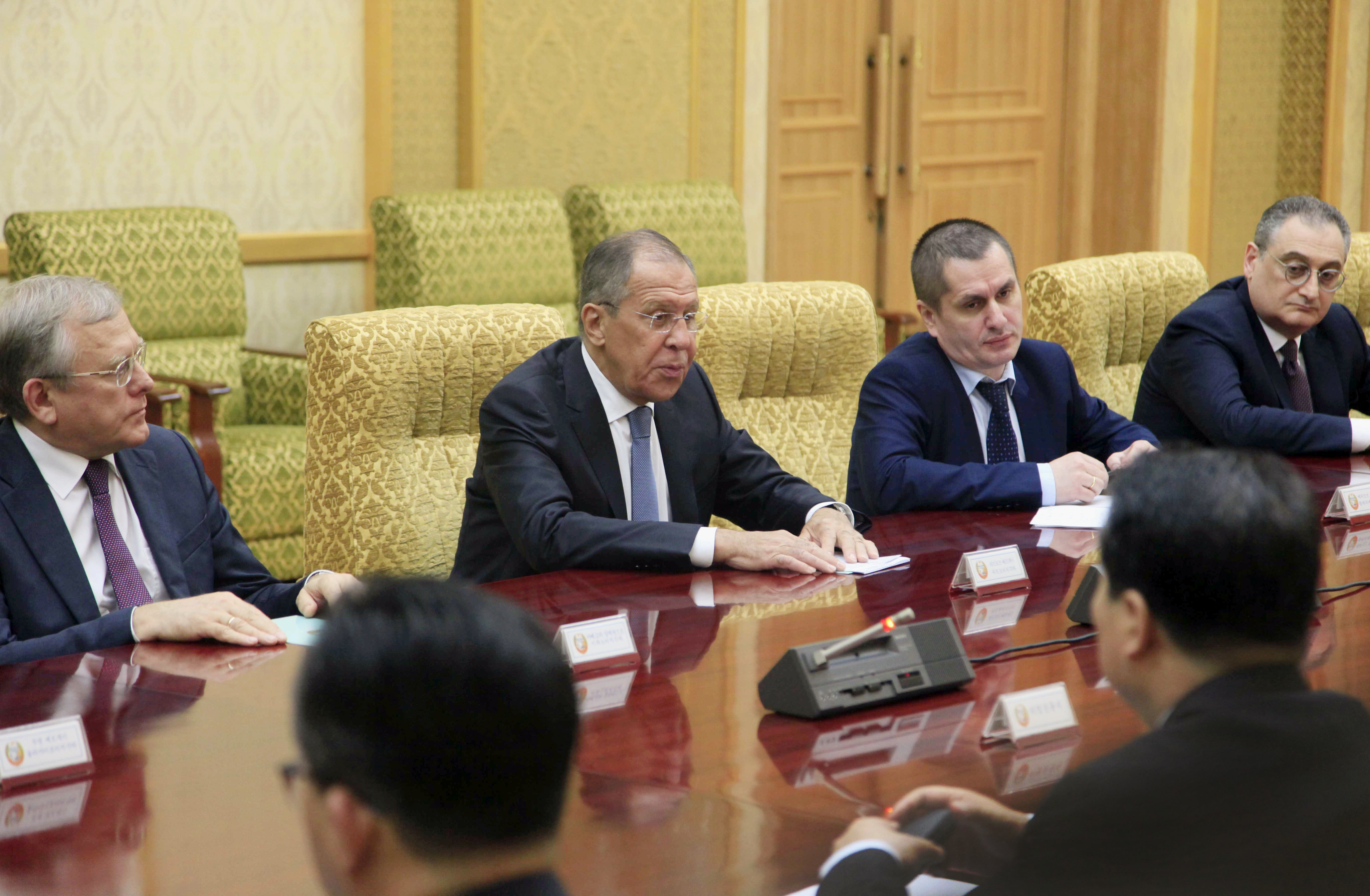 Στη Βόρεια Κορέα ο Λαβρόφ (φωτογραφίες)-1