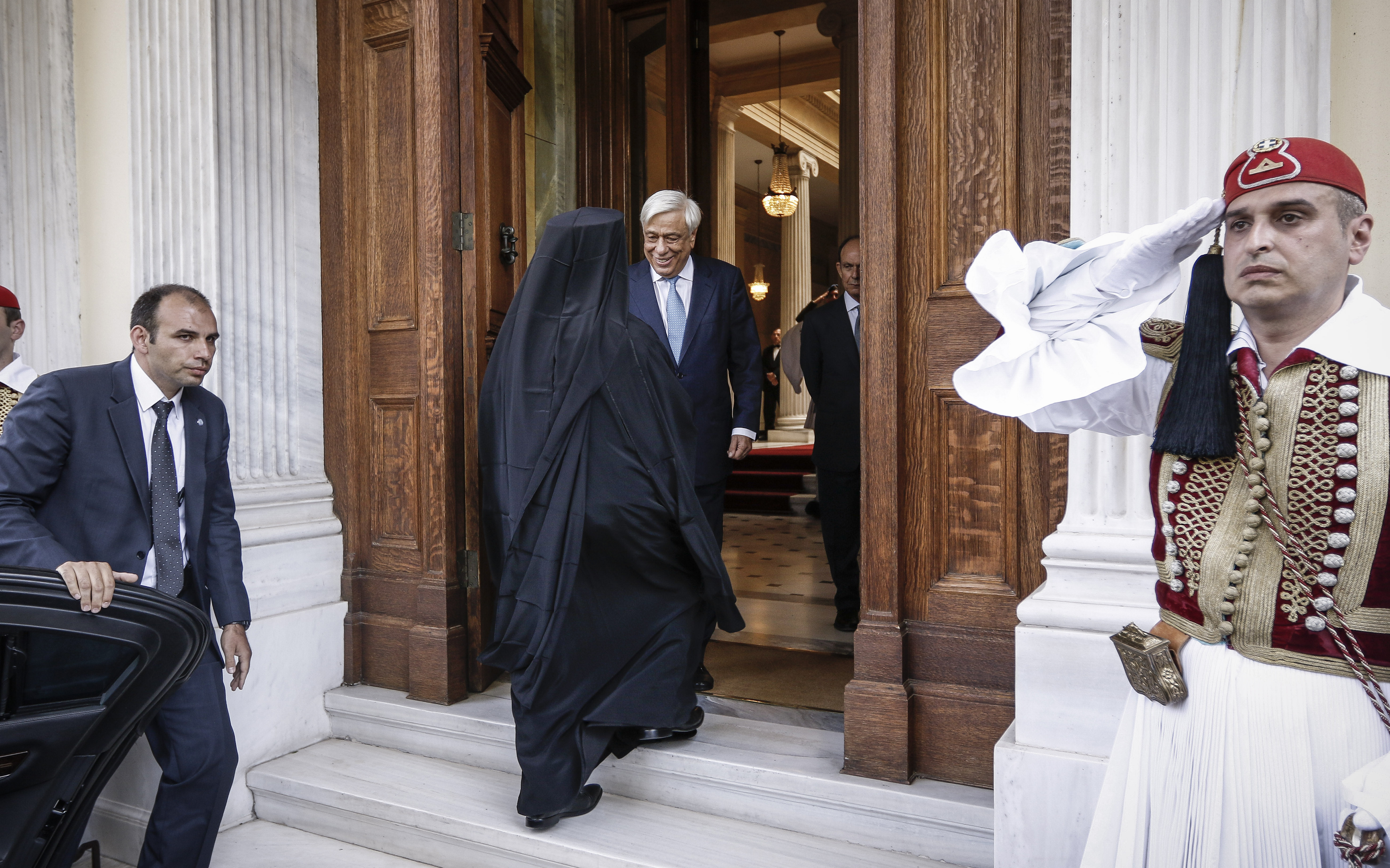 Με τον Οικουμενικό Πατριάρχη Βαρθολομαίο συναντήθηκε ο Προκόπης Παυλόπουλος (φωτογραφίες)-4