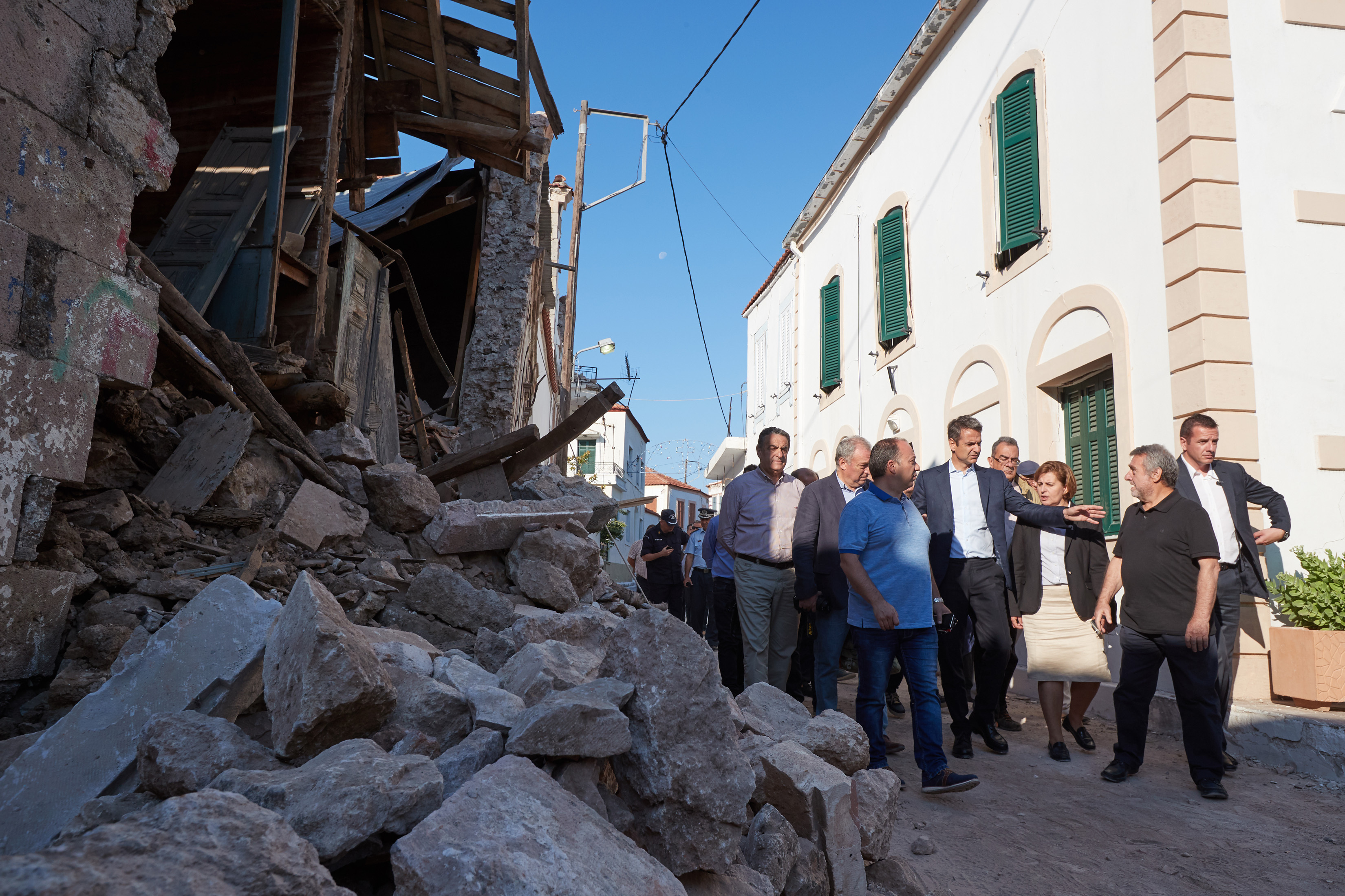 Μυτιλήνη: Πριν από ένα χρόνο ο εγκέλαδος κατέστρεψε το χωριό της Βρίσας (φωτογραφίες)-3