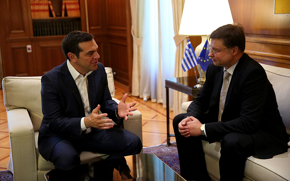 Ντομπρόβσκις: Δουλεύουμε για μια συνολική συμφωνία στο Eurogroup της 21ης Ιουνίου-1