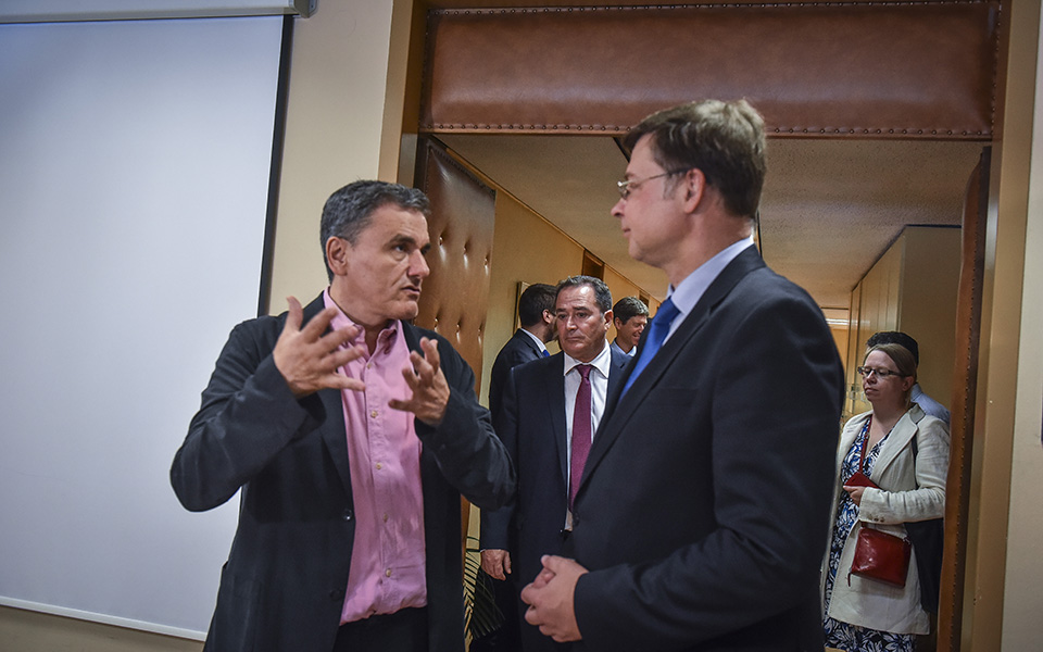 Ντομπρόβσκις: Δεν θα υπάρξουν νέες δεσμεύσεις και νέοι όροι για την Ελλάδα μετά το μνημόνιο-1