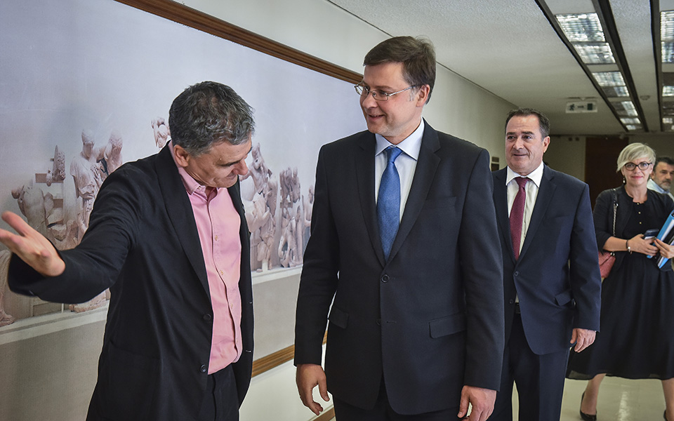 Ντομπρόβσκις: Δεν θα υπάρξουν νέες δεσμεύσεις και νέοι όροι για την Ελλάδα μετά το μνημόνιο-2